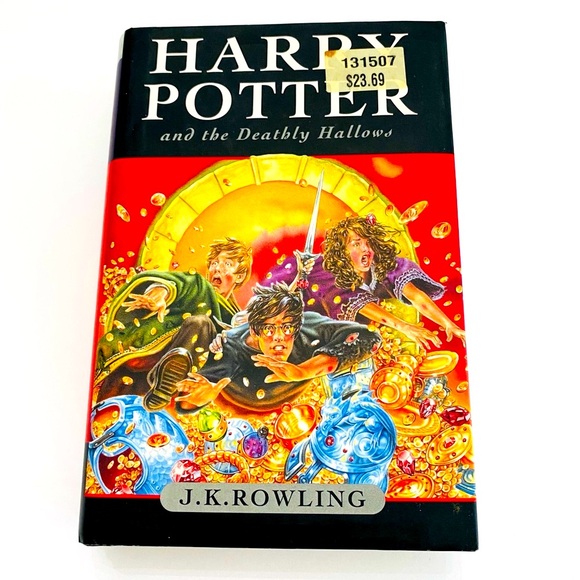 Harry Potter and the Deathly Hallows by - by J. K. Rowling - Picture 1 of 9